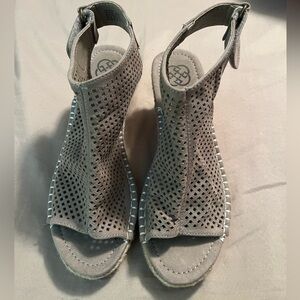 Stylish Gray Women's Sandals